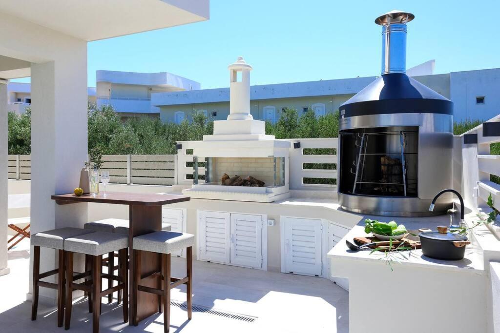 Villa Constantino With Heated Pool Kato Gouves Εξωτερικό φωτογραφία